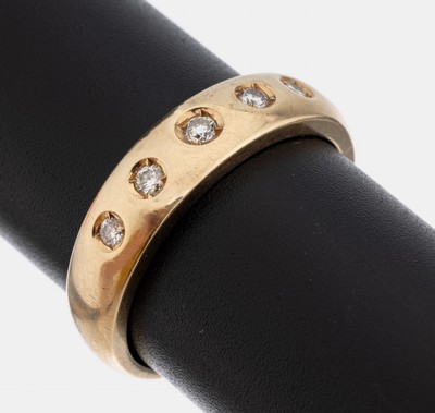 14 kt Gold Brillant-Ring, GG 585/000, 5 Brillanten zus. ca. 0.15 ct Weiß/si, RW 60, ca. 5.3 g