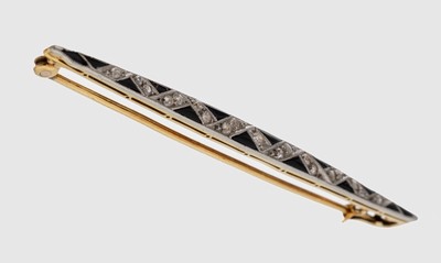 14 kt Gold Art Deco Diamant-Onyx-Brosche, um 1930, GG 585/000, eingelegte Onyxdreiecke, 22 Diamanten zus. ca. 0.14 ct Weiß/p, Millegriffverz., ca. ...