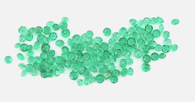 Lot lose Smaragde, zus. ca. 4.33 ct, versch. Schliffformen und Größen, Ausfassware