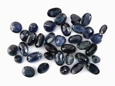 Lot lose Saphire, zus. ca. 10.14 ct, oval- facett. in versch. Größen und Farbnuancen, Ausfassware