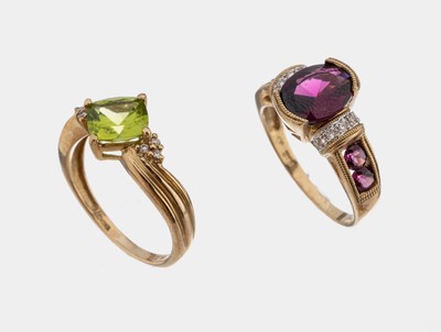 Konvolut 2 9 kt Gold Farbstein-Brillant-Ringe, GG 375/000, 1 x RW 53, 5 oval- und rundfacett. Amethyste, 10 kl. Brillanten, 1 x RW 53, facett. ...