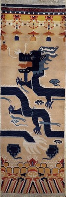 "Säulenteppich"alt, China, Anfang 20.Jhd, Wolle auf Baumwolle, ca. 300 x 105 cm, EHZ: 2