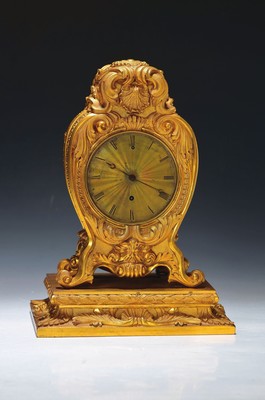 Tischuhr, Vulliamy London, England, Mitte 19.Jh., Nr. 1114, Bronzegehäuse feuervergoldet, ziseliert, reicher Dekor mit Voluten, Muschelwerk und ...