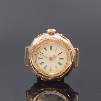 Offene Taschenuhr umgebaut zur Armbanduhr in RoseG 333/000, Schweiz um 1890, Geh. dell., guill. Rückdeckel m. Monogrammspiegel, Metallcuvette, ...