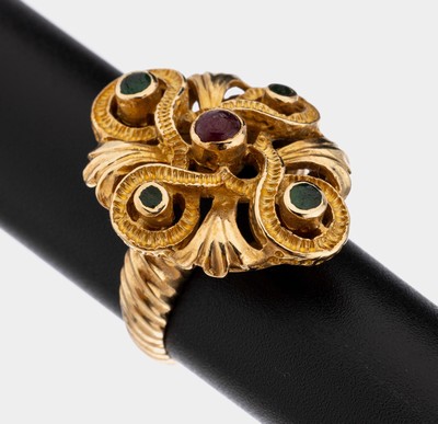 14 kt Gold Farbstein-Ring, GG 585/000 gepr., geschwungene Gestaltung, 4 kl. rundfacett. Smaragde, 1 kl. runder Rubin- Cabochon, RW 53, ca. 11.9 g