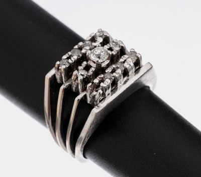 14 kt Gold Diamant-Ring, WG 585/000, mittigerhaben gefasste Altschliffdiamanten zus. ca. ca. 0.17 ct Weiß-l.get.Weiß/p, 1 Stein fehlt, RW 45, ca. ...
