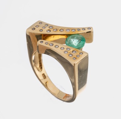 14 kt Gold Brillant-Smaragd-Ring, GG 585/000, rundfacett. äthiopischer Smaragd ca. 0.73 ct, 15 Brillanten zus. ca. 0.107 ct feines Weiß-Weiß/si, ...