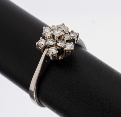 14 kt Gold Brillant-Ring, "Blüte", WG 585/000, 13 Brillanten zus. ca. 0.50 ct Weiß/si, RW 55.5, ca. 2.8 g