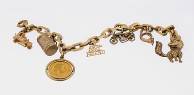 14 kt Bettelarmband, GG 585/000, versch. Abhängungen, u.a. Krug, Motorrad, Fuchs und 1 x Goldmünze, versch. Legierungen, L. ca. 19.5 cm, ...