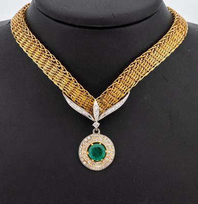 14 kt Gold Smaragd-Diamant-Collier, GG/WG 585/000 gepr., rundfacett. Smaragd ca. 2.80 ct, 66 Brillanten und Diamanten zus. ca. 0.82 ct Weiß/si-p, ...