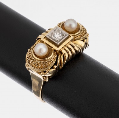 14 kt Gold Diamant-Zuchtperl Ring, 1950er Jahre, GG/WG 585/000, 2 Zuchtperlen, 1 Brillant ca. 0.20 ct l. get. Weiß/si, aufwändige ...