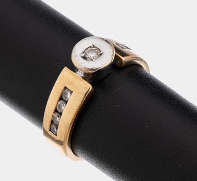 14 kt Gold Brillant-Ring, GG/WG 585/000, 9 Brillanten zus. ca. 0.05 ct Weiß/p, RW 52, ca. 5 g