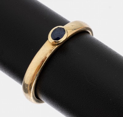 14 kt Gold Saphir-Ring, GG 585/000, ovalfacett. Saphir, RW 62, ca. 4.6 g