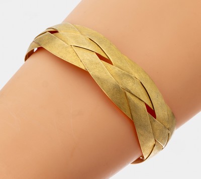 18 kt Gold Armspange, GG 750/000, Flechtdekor, gebürstet, ca. 24.3 g