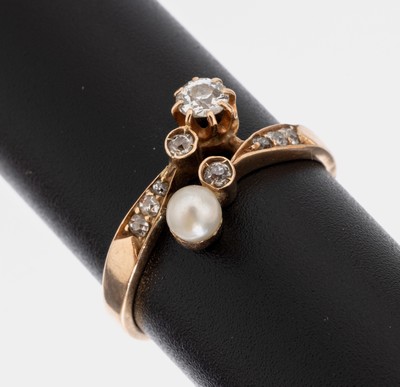 14 kt Gold Jugendstilring Perl-Diamant-Ring, um 1900, GG 585/000, 1 Altschliffdiamant ca. 0.15 ct Weiß/p, 8 Diamantrosen zus. ca. 0.05 ct ...