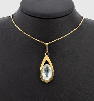 14 kt Gold Aquamarin-Anhänger, GG 585/000, ovalfacett. Aquamarin ca. 7.0 ct, an Kette, GG585/000, L. ca. 54 cm, Federringschließe, ca. 13.9 g