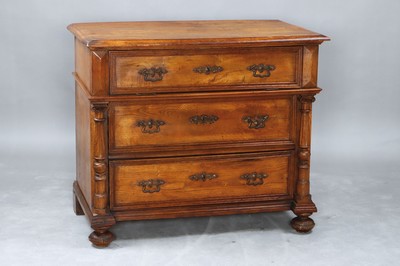 Gründerzeit Kommode, um 1880, Eiche, eine Klappe, 2 Schubladen, ca. 83x96x55 cm l. Alters-und Gebr.-spuren, EZ 2