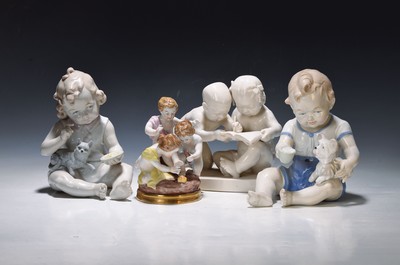 4 Kinderfiguren, 2x Graefenthal 1x Schwarzburger Werkstätten 1x Volkstedt -Rudolstadt, 20.Jh., Porzellan, sitzender junge und sitzendes Mädchen von ...