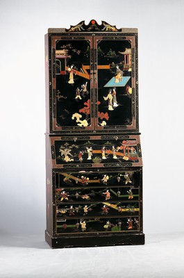 Aufsatzsekretär, China, 2. Hälfte 20.Jh. , Holz schwarz lackiert mit Specksteinappliken in verschiedenen traditionellen Darstellungen , Aufsatz ...