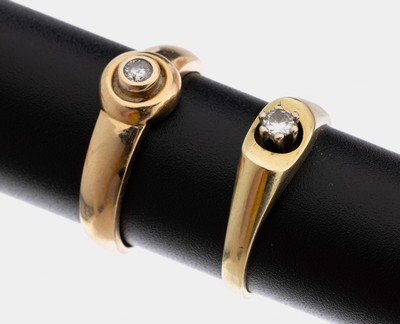 Konvolut 2 14 kt Gold Diamant-Ringe, GG 585/000, 2 Ringe je mit einem Diamanten zus. ca. 0.18 ct Weiß/si, RW 59 bzw. 56, ca. 6.8 g