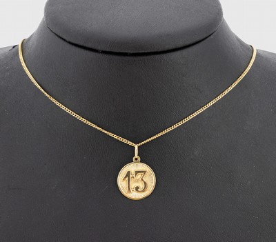 14 kt Gold Anhänger "13" mit Kette, GG 585/000, ca. 3.9 g, L. ca. 46 cm