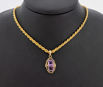 8 kt Gold Amethyst-Anhänger, GG 333/000, 2 facett. Amethyst-Rechtecke, an Kette 8 kt Gold, GG 333/000, L. ca. 44 cm, ca. 5.9 g