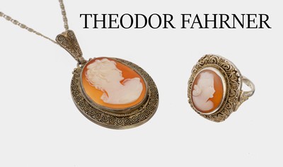 THEODOR FAHRNER Schmuckset, um 1930, 925er Silber verg., best. aus: 1 Ring, RW 49, und 1 Anhänger an Kette, 925er Silber verg., L. ca. 45 cm, ...