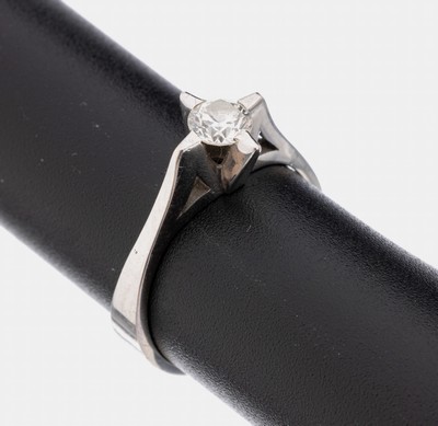 14 kt Gold Brillant-Ring, WG 585/000, 1 Brillant ca. 0.25 ct Weiß-l.get.Weiß/si, ca. 3.5 g, RW 51