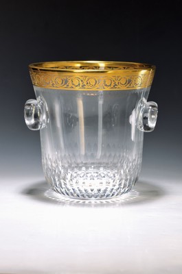 Weinkühler, Saint Louis, Thistle, 20. Jh., farbloses Kristallglas, Rand mit umlaufender floral geätzter Goldbordüre, H.ca. 22 cm, gemarkt