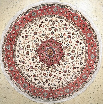 Täbriz fein(50 Raj), Persien, Ende 20.Jhd, Korkwolle mit Seide, Durchmesser: ca. 250 cm, EHZ: 2