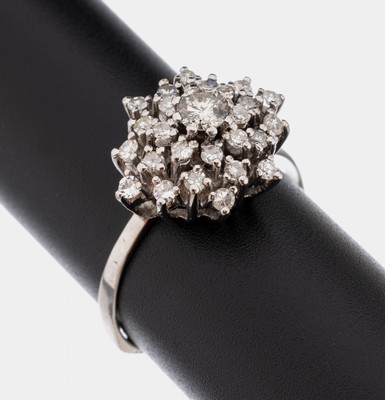 14 kt Gold Diamant-Ring, WG 585/000 gepr., 1 Brillant ca. 0.30 ct l. get. Weiß/p, 26 8/8 -Diamanten zus. ca. 0.52 ct Weiß/p, ca. 5.0 g,RW 66