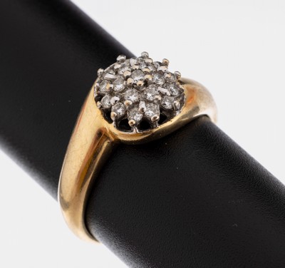 14 kt Gold Brillant-Ring, GG/WG 585/000, 19 in WG gefasste Brillanten zus. ca. 0.19 ct Weiß/p, ca. 4.8 g, RW 56