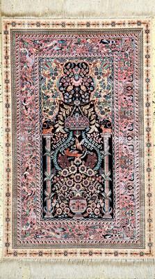 Hereke Seide fein, China, Ende 20.Jhd., reine Naturseide, ca. 123 x 78 cm, ca. 1,0 Mio. Kn/qm, EHZ: 1