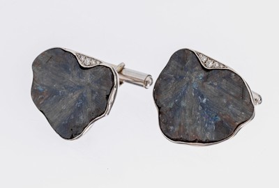 Paar 18 kt Gold Saphir-Brillant -Manschettenknöpfe, WG 750/000, Einzelanfertigung eines renommierten Idar- Obersteiner Goldschmieds, ...