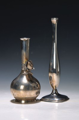Zwei Silbervasen, 30er Jahre, 830er Silber, mit Rosendekor, H. ca. 17cm und Vase 835er Silber, H. 22 cm