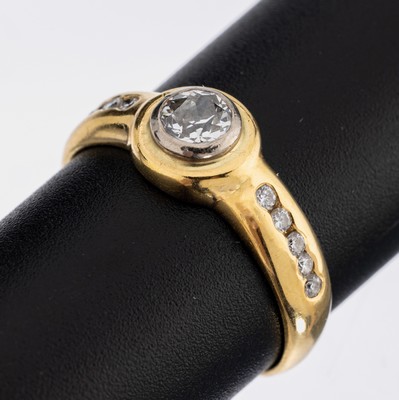 18 kt Gold Diamant-Ring, GG 750/000, mittigAltschliffdiamant ca. 0.30 ct Weiß/si, 10 Brillanten zus. ca. 0.10 ct Weiß/si, RW 57, ca. 4 g