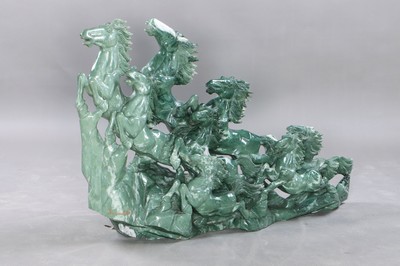 Stürmende Pferdegruppe, China, Nephrit, vollplastisch aus einem Block gehauen, reiche Durchbrucharbeiten, feine Bildhauerarbeit, schwere Qualität, ...