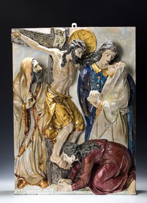 Bildschnitzerei, süddeutsch oder Südtirol, nach altem Vorbild, Kreuzigungsszene, Holz geschnitzt und polychrom und goldfarben gefaßt, ca. 69x52cm