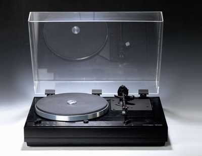Plattenspieler, Thorens TD 520 Professional, Haube Plexiglas, Beschriftung komplett, ca. 30 Jahre alt, laut Einlieferer intakt, Funktion nicht ...