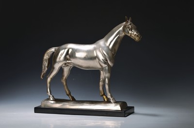 Bronzeskulptur eines Pferdes, neuzeitlich, Weißbronze, Marmorplinthe, H. ca. 38cm