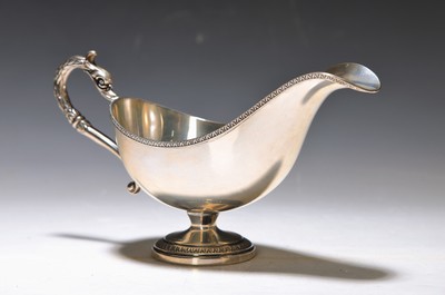 Sauciere, Italien, 800er Silber, Akanthusblattdekor am Rand und Fuß, Griff mit Schwanenhalsdekor, ca. 235 g, 12.5 x 18.5 x 8.5 cm