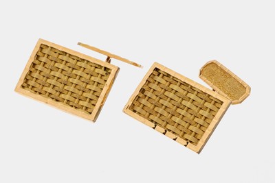 Paar 18 kt Gold Manschettenknöpfe, GG 750/000 gepr., rechteckige Platte mit geflochtenen Golddrähten, ca. 10.1 g