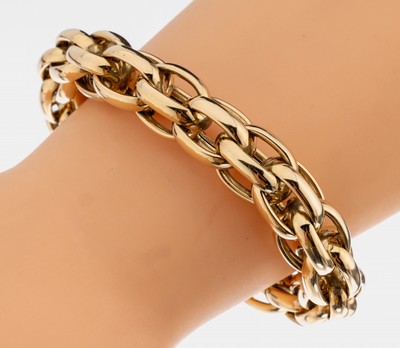14 kt Gold Armband, GG 585/000, ovale Glieder in sich verschlungen, große Federringschließe, L. ca. 22 cm, ca. 46.8 g