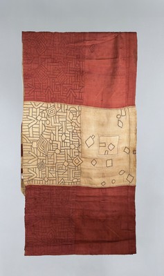 Wickelrock, wohl Kuba, DR Kongo, Anfang 20.Jh., Raffiagewebe, aus mehreren Teilen zusammengenäht, roter bzw. sandfarbener Grund , ornamentales ...