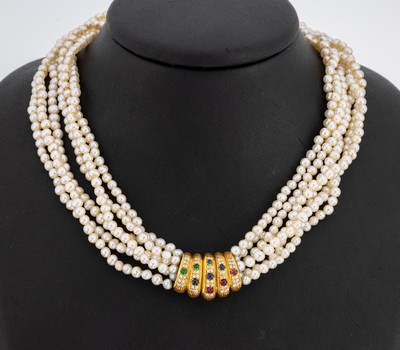 Zuchtperl-Collier mit 18 kt Gold Farbstein- Brillant-Schmuckschließe, GG 750/000 gepr.,6-rhg. unrunde Zuchtperlen, D. ca. 3.9 mm, Drehschließe mit ...