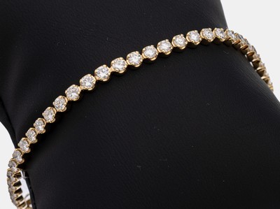14 kt Gold Brillant-Armband, GG 585/000, 47 Brillanten zus. ca. 4.96 ct feines Weiß- Weiß/vs-si, (1 x p), Krappenfassungen, L. ca. 18.5 cm, ca. ...