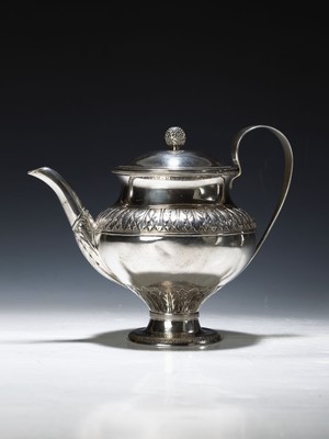 Klassizismus Teekanne, deutsch, wohl Berlin, Ende 18.Jh./1800, Silber, Akanthusblattfries, Deckel mit Zapfenstaffage, Tremolierstrich, Meistermarke ...