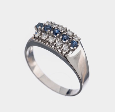 14 kt Gold Saphir-Brillant-Ring, WG 585/000, 5 rundfacett. Saphire zus. ca. 0.25 ct, 10 Brillanten zus. ca. 0.20 ct Weiß/si, ca. 4.8 g, RW 60
