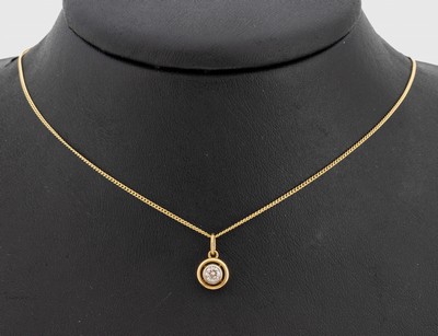 14 kt Gold Brillant-Anhänger, GG/WG 585/000, schlicht, Brillant ca. 0.15 ct Weiß/p, an Kette, GG 585/000, L. ca. 50 cm, Federringschließe, ca. ...