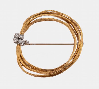 18 kt Gold Brillant-Brosche, GG/WG 750/000,Oberfläche sat., 4 in WG gefasste Brillanten zus. ca. 0.12 ct Weiß/si-p, D. ca. 3 cm, ca. 7.5 g